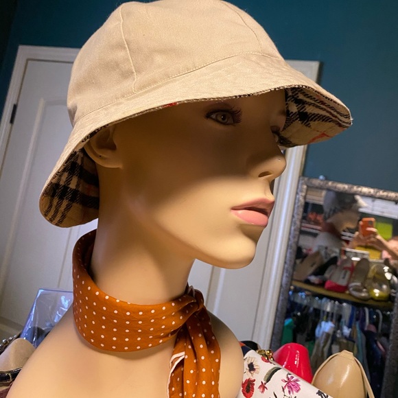 Burberry Nova check bucket safari reversible hat cap - Picture 3 of 8